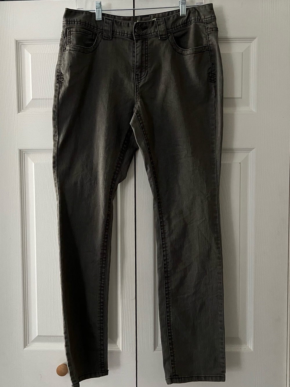 LIKE NEW! Inc. Denim Regular Fit Skinny Leg Jeans